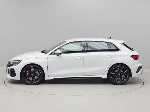 RS3スポーツバック2.5 4WD