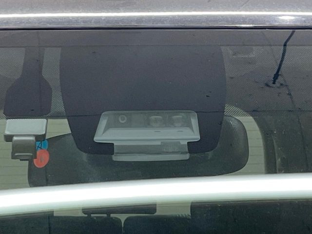 �y�g���^�Z�[�t�e�B�Z���X�z���s���ɑO���̎ԗ�����F�����A�Փ˂������Ȏ��͌x��ƃu���[�L�ŏՓˉ���Ɣ�Q�y�����A�V�X�g�B�����S�Ƀh���C�u�����y���݂��������܂��B