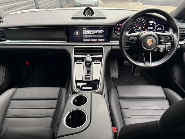 パナメーラ4 E ハイブリッド プラチナエディション PDK 4WD