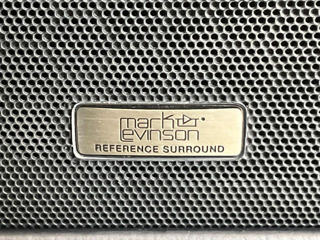 �y�}�[�N���r���\���T�E���h�V�X�e���z���[�J�[�I�v�V�����̍��i�ʃT�E���h�V�X�e���𓋍ځB��p�̃`���[�j���O���{���ꂽ�召�l�X�ȃX�s�[�J�[����ǎ��ȃT�E���h���t�ł��A�Տꊴ���ӂ�鉹����Ԃ����o���܂��B