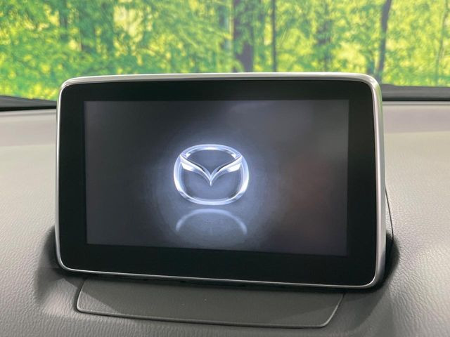 �y�}�c�_�R�l�N�g�i�r�z�ԓ��̕��͋C�Ƀ}�b�`������̌^�^�C�v�̃i�r�B�e����q�ݒ��Bluetooth�Đ����A�l�X�ȋ@�\���y���߂܂��B�����I�ȃ_�C�������삪�\�ŁA�g��������ǍD�ł��B