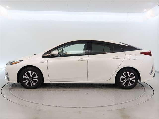 プリウスPHV1.8 A