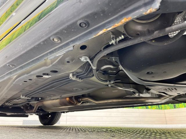 ��D�]�𒸂��Ă���܂��{�f�B�̒e�X�v���b�V���R�[�g���D�]��t���B�ʏ�̃K���X�R�[�g�ƈقȂ�A�ϋv�N��6�N�̖��@���K���X�R�[�e�B���O���A�{�f�B���L���C�ȏ�Ԃɕۂ��Ă���܂��B