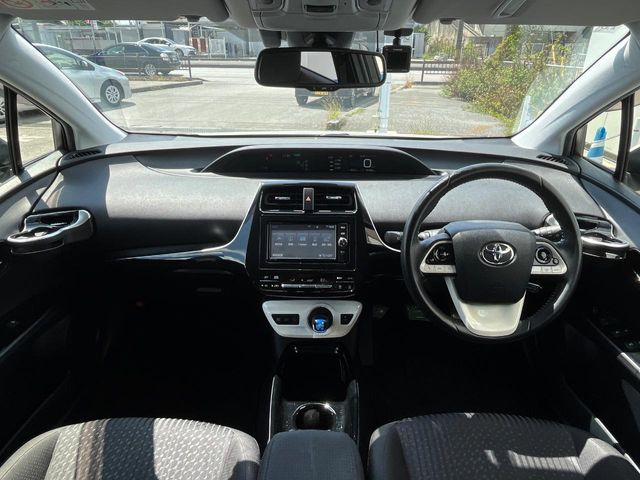 プリウス1.8 S セーフティ プラス