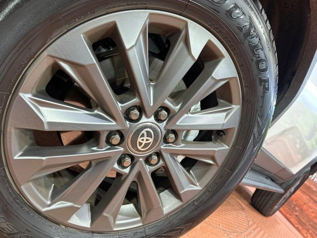 �y����20�C���`�A���~�z�C�[���z�O�ςɃ}�b�`���������A���~�z�C�[���𑕒����Ă���܂��B�e��ЊO�A���~�z�C�[����A�X�^�b�h���X�^�C�����戵�����Ă���܂��B���񂲑��k����������