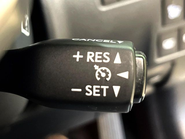 �y�N���[�Y�R���g���[���z�������H�����N���N���s�B�A�N�Z���𗣂��Ă���葬�x�ő��s���ł��A�������^�]���̕��S���y��!�����E�������ȒP�ȃX�C�b�`����Œ����ł��܂��B