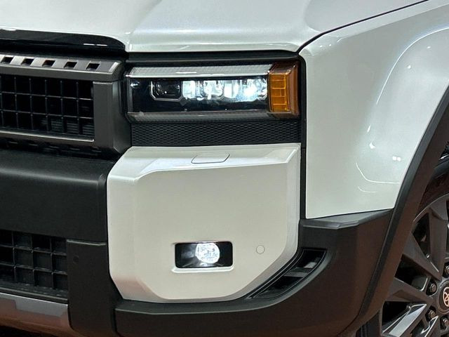 �yLED�w�b�h���C�g�z���V����ԑ��s�����ǍD�Ȏ��E���m�ۂ����S���ĉ^�]�ł��鍂�P�xLED�w�b�h���C�g�𑕔�!�_�����x�������A����d�͂��}�����Ă��܂��B