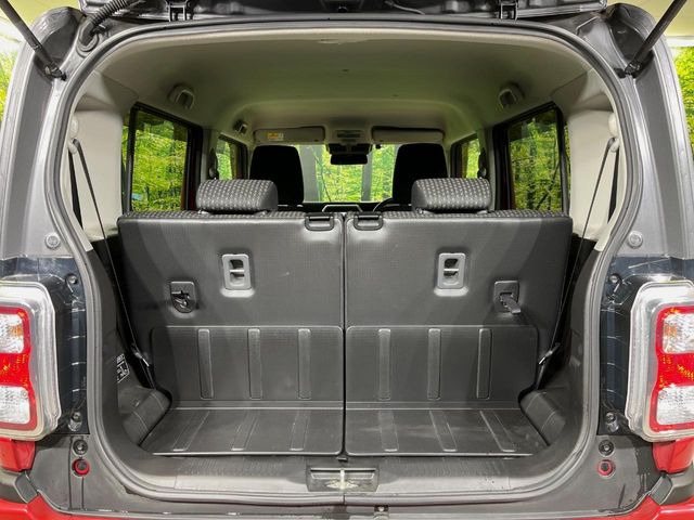 ���i�̂���������ʋ΁A���}���ɏ\���ȉ׎��X�y�[�X���m�ۂ��Ă���܂��B�Z�J���h�V�[�g��|���ƁA�傫�ȉו��̐ύڂ��\�ł���