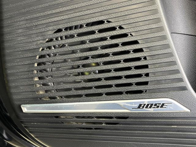 �yBOSE�T�E���h�V�X�e���z���[�J�[�I�v�V�����̍��i�ʃT�E���h�V�X�e���𓋍ځB��p�̃`���[�j���O���{���ꂽ�召�l�X�ȃX�s�[�J�[����ǎ��ȃT�E���h���t�ł��A�Տꊴ���ӂ�鉹����Ԃ����o���܂��B