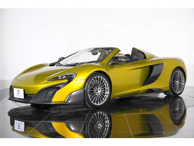 大きく目立つ外装色に加え、走りやエンジンサウンドでも注目される車両になります。