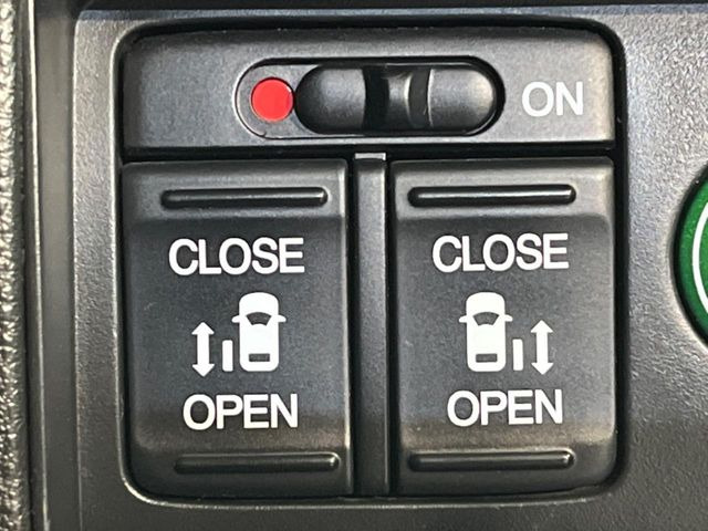 �y�����p���[�X���C�h�h�A�z�X�}�[�g�L�[��^�]�Ȃ̃X�C�b�`�Ō�ȗ����X���C�h�h�A�̊J���\���d��������͂����ăh�A���J����K�v�������A�����Ȃ��q�l�ł��ȒP�ɊJ���߂ł����K�ł���