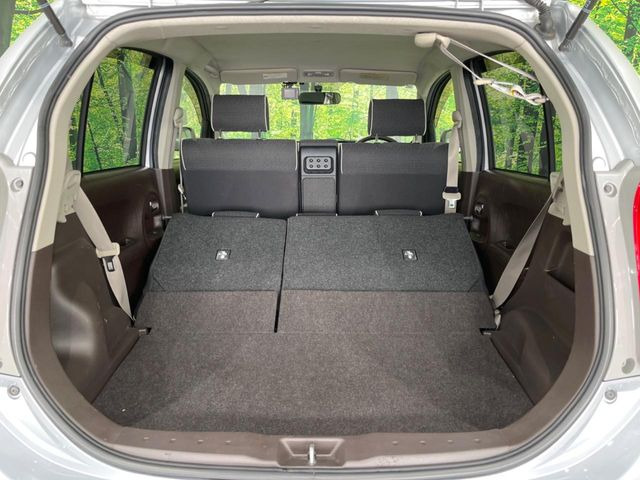 普段のお買い物や通勤、送迎等に十分な荷室スペースを確保しております。セカンドシートを倒すと、大きな荷物の積載も可能です♪