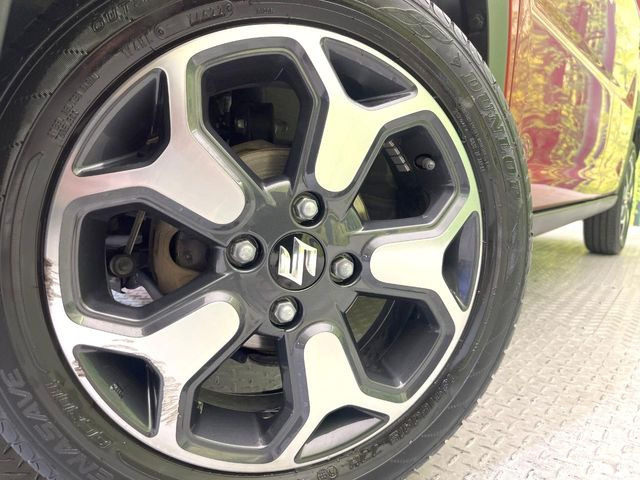 �y�����A���~�z�C�[���z�O�ςɃ}�b�`���������A���~�z�C�[���𑕒����Ă���܂��B�e��ЊO�A���~�z�C�[����A�X�^�b�h���X�^�C�����戵�����Ă���܂��B���񂲑��k����������