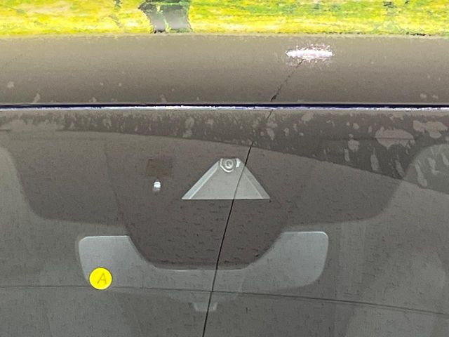 �yi-ACTIVESENSE�z���s���ɑO���̎ԗ�����F�����A�Փ˂������Ȏ��͌x��ƃu���[�L�ŏՓˉ���Ɣ�Q�y�����A�V�X�g�B�����S�Ƀh���C�u�����y���݂��������܂��B