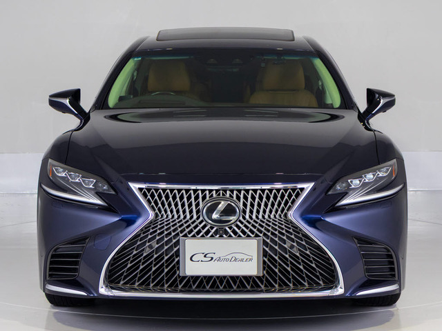 衝突軽減ブレーキシステムやレーントレーシングアシスト等の充実した安全装備レクサスセーフティシステム+A!