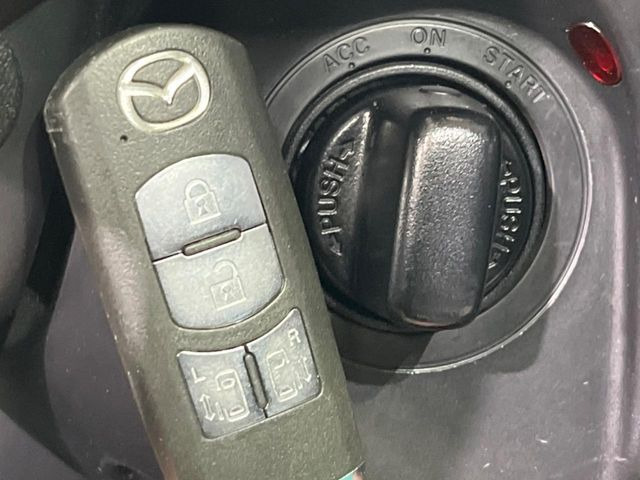 �y�A�h�o���X�g�L�[�z�J�o����|�P�b�g�ɓ��ꂽ�܂܂ł��h�A�̎{���E�������\�ȃX�}�[�g�L�[�𑕔��B�G���W���̃I���E�I�t�����J�M�����o���K�v����������Ƃ��Ă��֗��ł���