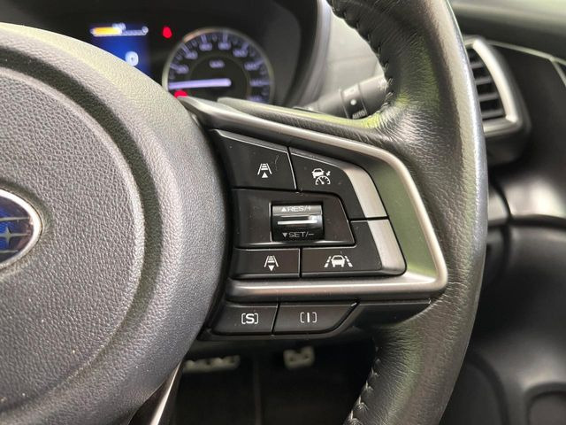 【全車速追従機能付クルーズコントロール】高速道路での長距離走行が楽に!!自動で速度を保つクルーズコントロールが、衝突軽減システムと連携し、前方の車両を感知して車間を保つように速度調節してくれます!!