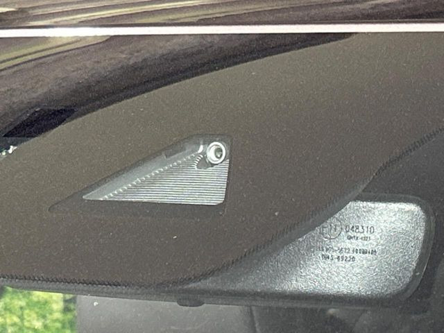 �y�X�}�[�g�u���[�L�T�|�[�g�z���s���ɑO���̎ԗ�����F�����A�Փ˂������Ȏ��͌x��ƃu���[�L�ŏՓˉ���Ɣ�Q�y�����A�V�X�g�B�����S�Ƀh���C�u�����y���݂��������܂��B