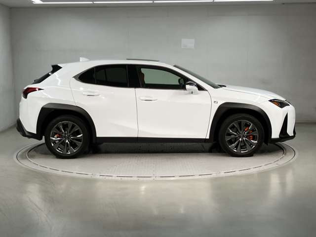 UX250h Fスポーツ 4WD