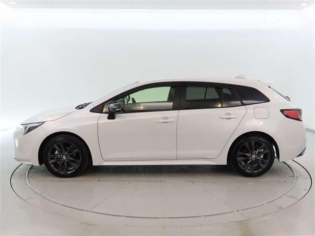 カローラツーリング1.8 ハイブリッド W×B