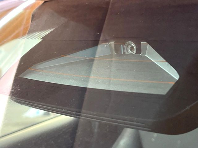 �y�g���^�Z�[�t�e�B�Z���X�z���s���ɑO���̎ԗ�����F�����A�Փ˂������Ȏ��͌x��ƃu���[�L�ŏՓˉ���Ɣ�Q�y�����A�V�X�g�B�����S�Ƀh���C�u�����y���݂��������܂��B