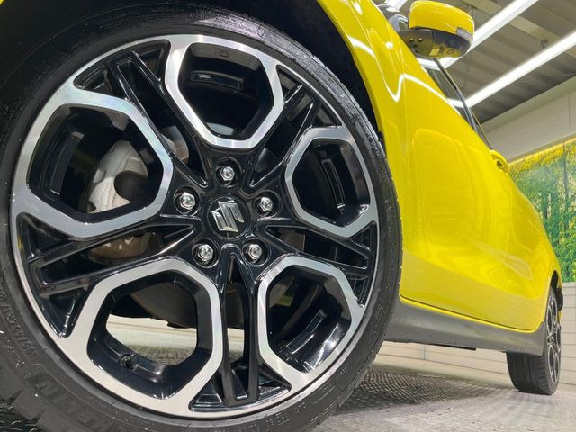 �y����17�C���`�A���~�z�C�[���z�O�ςɃ}�b�`���������A���~�z�C�[���𑕒����Ă���܂��B�e��ЊO�A���~�z�C�[����A�X�^�b�h���X�^�C�����戵�����Ă���܂��B���񂲑��k����������