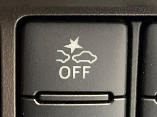 �y�g���^�Z�[�t�e�B�Z���X�z���s���ɑO���̎ԗ�����F�����A�Փ˂������Ȏ��͌x��ƃu���[�L�ŏՓˉ���Ɣ�Q�y�����A�V�X�g�B�����S�Ƀh���C�u�����y���݂��������܂��B