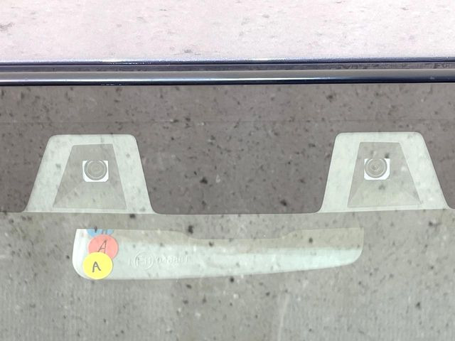 �y�X�Y�L �Z�[�t�e�B�T�|�[�g�z���s���ɑO���̎ԗ�����F�����A�Փ˂������Ȏ��͌x��ƃu���[�L�ŏՓˉ���Ɣ�Q�y�����A�V�X�g�B�����S�Ƀh���C�u�����y���݂��������܂��B