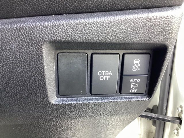 �y�V�e�B�u���[�L�A�N�e�B�u�V�X�e���z�ᑬ���s���ɑO���̎ԗ�����F�����A�Փ˂������Ȏ��͌x��ƃu���[�L�ŏՓˉ���Ɣ�Q�y�����A�V�X�g�B�����S�Ƀh���C�u�����y���݂��������܂��B