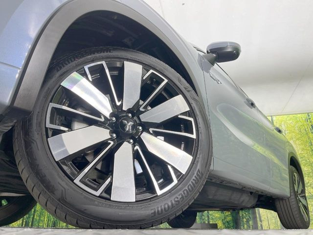 �y�����A���~�z�C�[���z�O�ςɃ}�b�`���������A���~�z�C�[���𑕒����Ă���܂��B�e��ЊO�A���~�z�C�[����A�X�^�b�h���X�^�C�����戵�����Ă���܂��B���񂲑��k����������