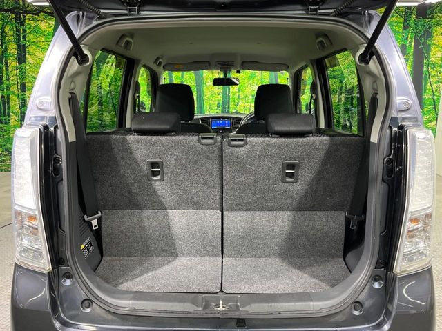 ���i�̂���������ʋ΁A���}���ɏ\���ȉ׎��X�y�[�X���m�ۂ��Ă���܂��B�Z�J���h�V�[�g��|���ƁA�傫�ȉו��̐ύڂ��\�ł���