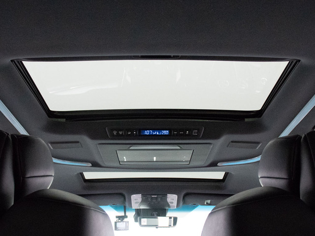 ★サンルーフ★&zwnj;人気装備のサンルーフ装着!開放的な空間をお楽しみいただけます!