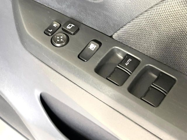 �y�d���i�[�~���[�z�T�C�h�~���[�͓d���i�[���ƂȂ��Ă���A�������ԏ�ł��L�Y�������X�N��}�����܂��B