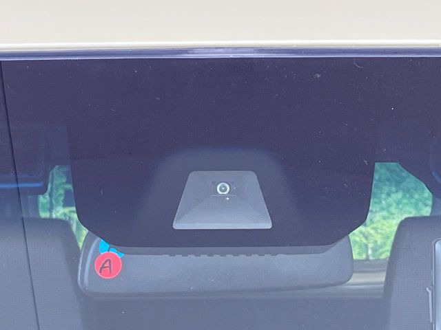 �y�z���_�Z���V���O�z���s���ɑO���̎ԗ�����F�����A�Փ˂������Ȏ��͌x��ƃu���[�L�ŏՓˉ���Ɣ�Q�y�����A�V�X�g�B�����S�Ƀh���C�u�����y���݂��������܂��B