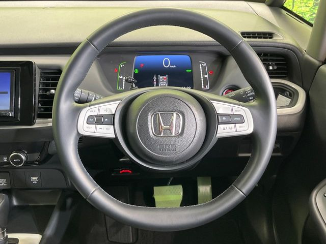 �y�����v�����X�e�A�����O�z�㎿�Ȋv���g�p���邱�ƂŁA��ɂ����������݂ƂĂ��^�]���₷���n���h���ł���