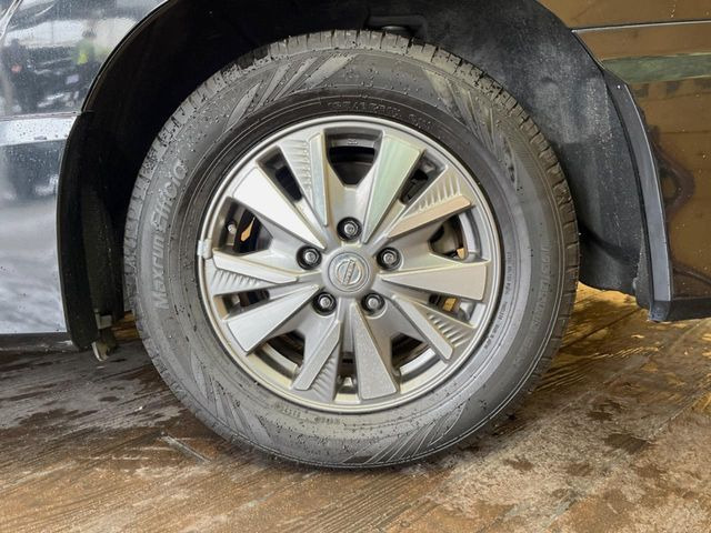 �y����15�C���`�A���~�z�C�[���z�O�ςɃ}�b�`���������A���~�z�C�[���𑕒����Ă���܂��B�e��ЊO�A���~�z�C�[����A�X�^�b�h���X�^�C�����戵�����Ă���܂��B���񂲑��k����������