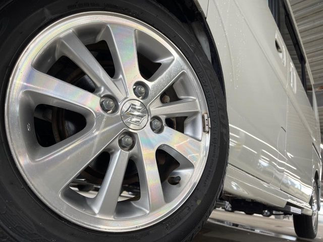 �y����14�C���`�A���~�z�C�[���z�O�ςɃ}�b�`���������A���~�z�C�[���𑕒����Ă���܂��B�e��ЊO�A���~�z�C�[����A�X�^�b�h���X�^�C�����戵�����Ă���܂��B���񂲑��k����������