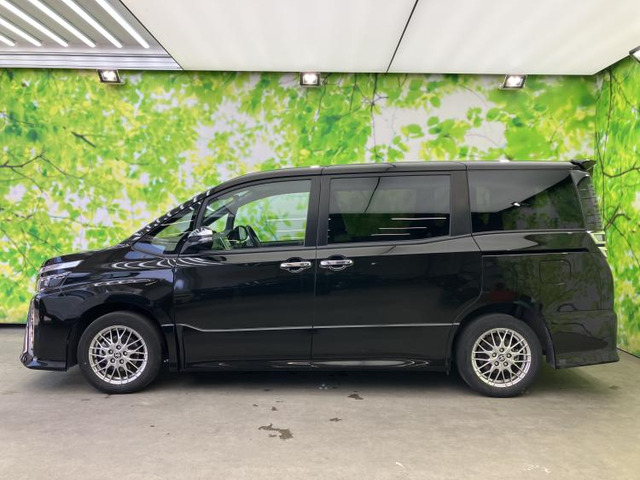 ヴォクシー1.8 ハイブリッド ZS 煌III