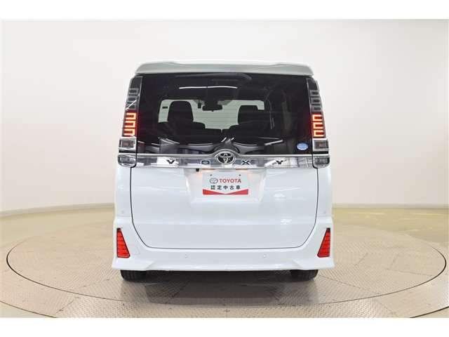 ヴォクシー2.0 ZS ウェルキャブ サイドリフトアップシート