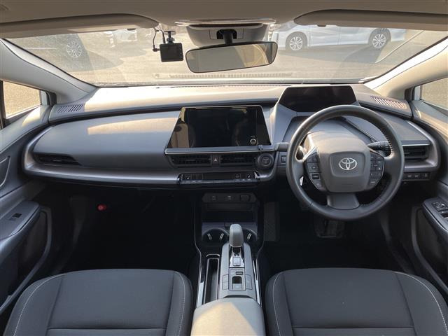 プリウス2.0 G E-Four 4WD