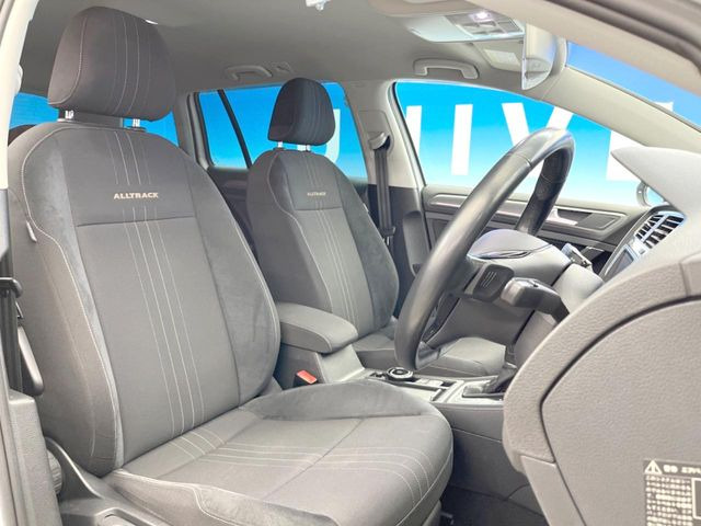 ●シートの使用感:破れ・へたりも少なく、ご覧の通りきれいな状態を維持しております。また、室内クリーニング・コーティングもご用命いただけます。