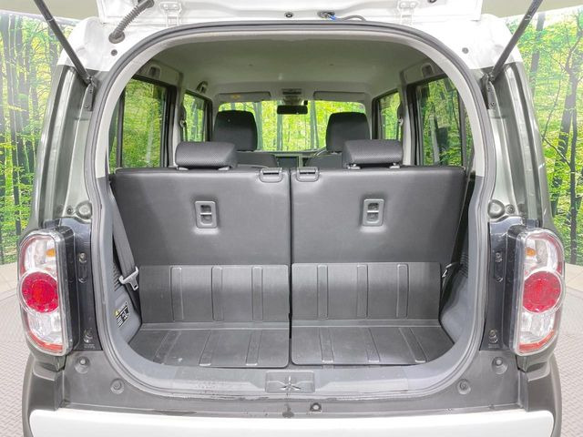 ���i�̂���������ʋ΁A���}���ɏ\���ȉ׎��X�y�[�X���m�ۂ��Ă���܂��B�Z�J���h�V�[�g��|���ƁA�傫�ȉו��̐ύڂ��\�ł���