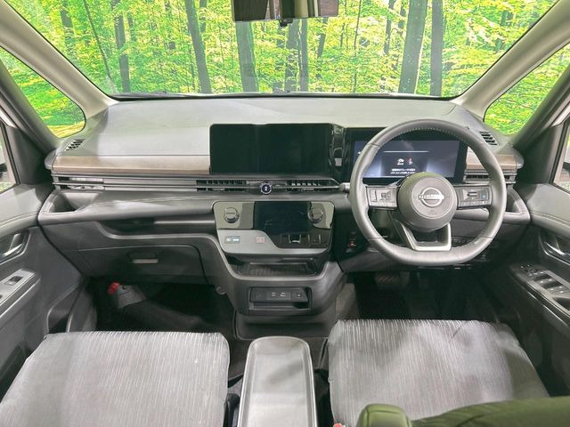 セレナ1.4 e-4ORCE ハイウェイスターV 4WD