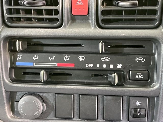 �����~�������Ă��S�Ȃɉ��K�ȋ󒲂�͂��Ă����A�_�C�������G�A�R���𑕔���