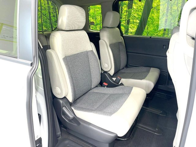 もちろん車内はキレイです♪よりクリーンな状態をキープしたいお客様には『ナノゾーンコート』がおすすめ!新型コロナウイルス対策や、除菌・消臭に効果を発揮し多くの方にご好評いただいております。