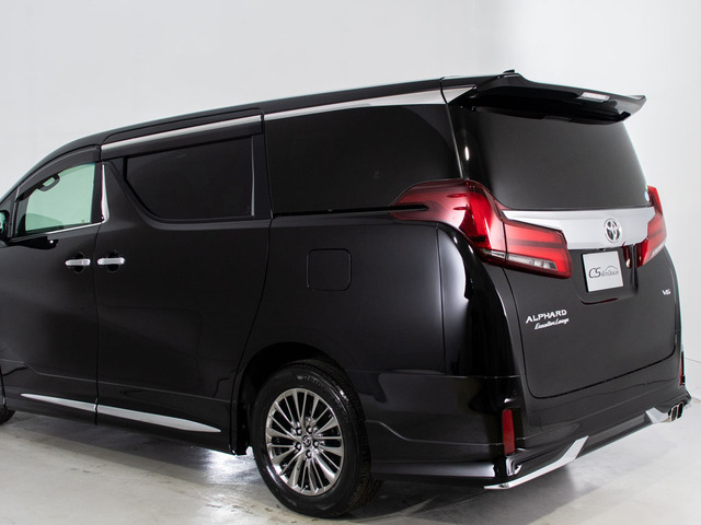 ★展示前点検実施★特殊な機材も用いて、全車点検を実施しております!