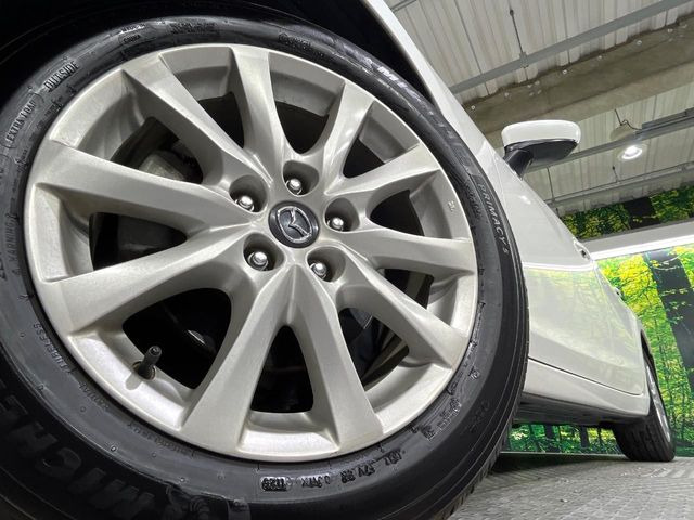【純正17インチアルミホイール】外観にマッチした純正アルミホイールを装着しております。各種社外アルミホイールや、スタッドレスタイヤも取扱いしております。是非ご相談ください♪