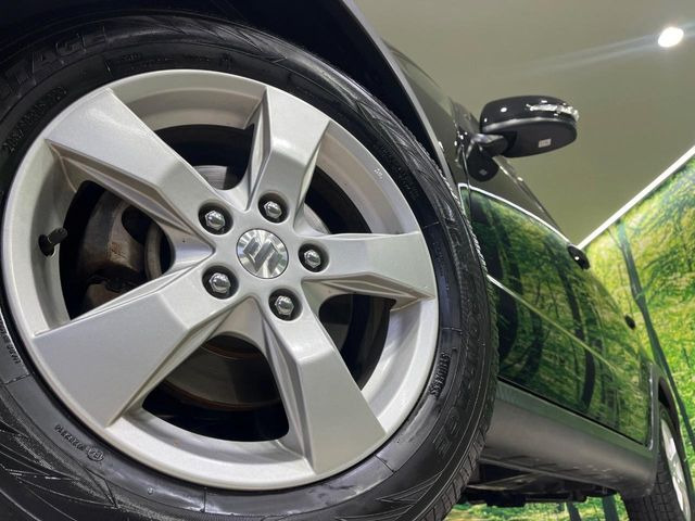 【純正16インチアルミホイール】外観にマッチした純正アルミホイールを装着しております。各種社外アルミホイールや、スタッドレスタイヤも取扱いしております。是非ご相談ください♪