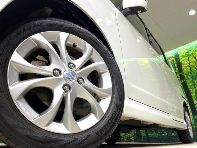 �y����15�C���`�A���~�z�C�[���z�O�ςɃ}�b�`���������A���~�z�C�[���𑕒����Ă���܂��B�e��ЊO�A���~�z�C�[����A�X�^�b�h���X�^�C�����戵�����Ă���܂��B���񂲑��k������