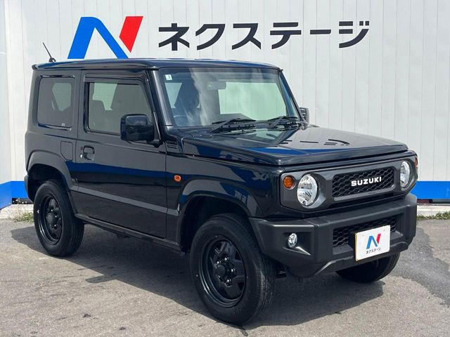 高透明度のガラス皮膜で撥水はもちろん、上質なツヤ・光沢を実現。紫外線や酸性雨から大切な愛車を保護し、色あせ・劣化を防止。「弾スプラッシュコート」、「弾プリミッサコート」からお選びいただけます。